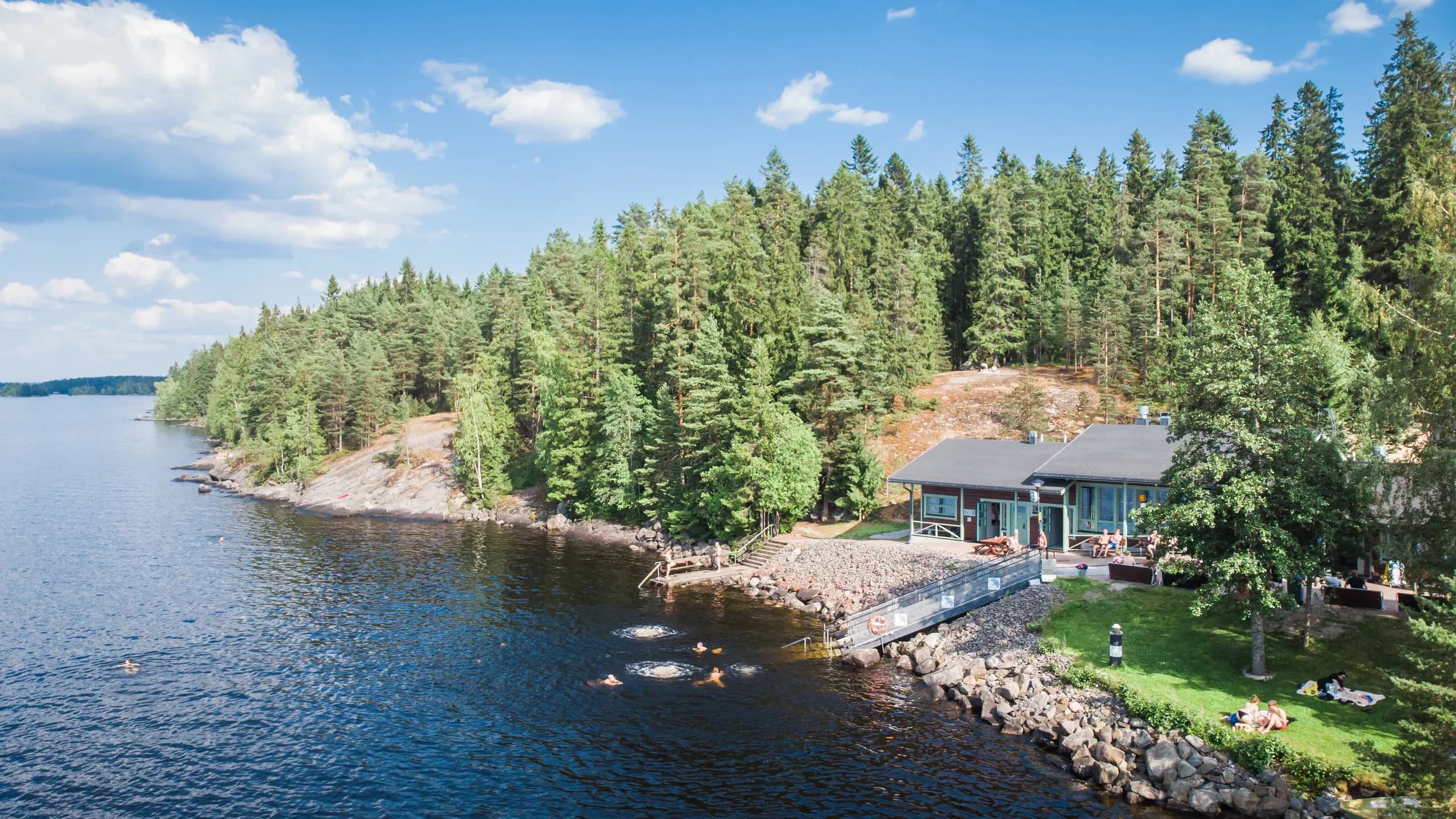 Kalastus Keski-Suomessa: järvet, saunat ja kulttuuri